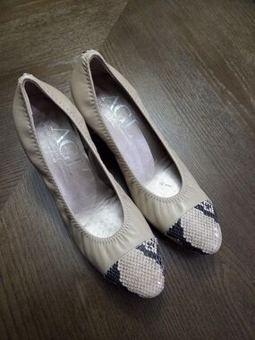 AGL Attilio Giusti Leombruni Pumps With Snake-Print Toe Cap Size 41
